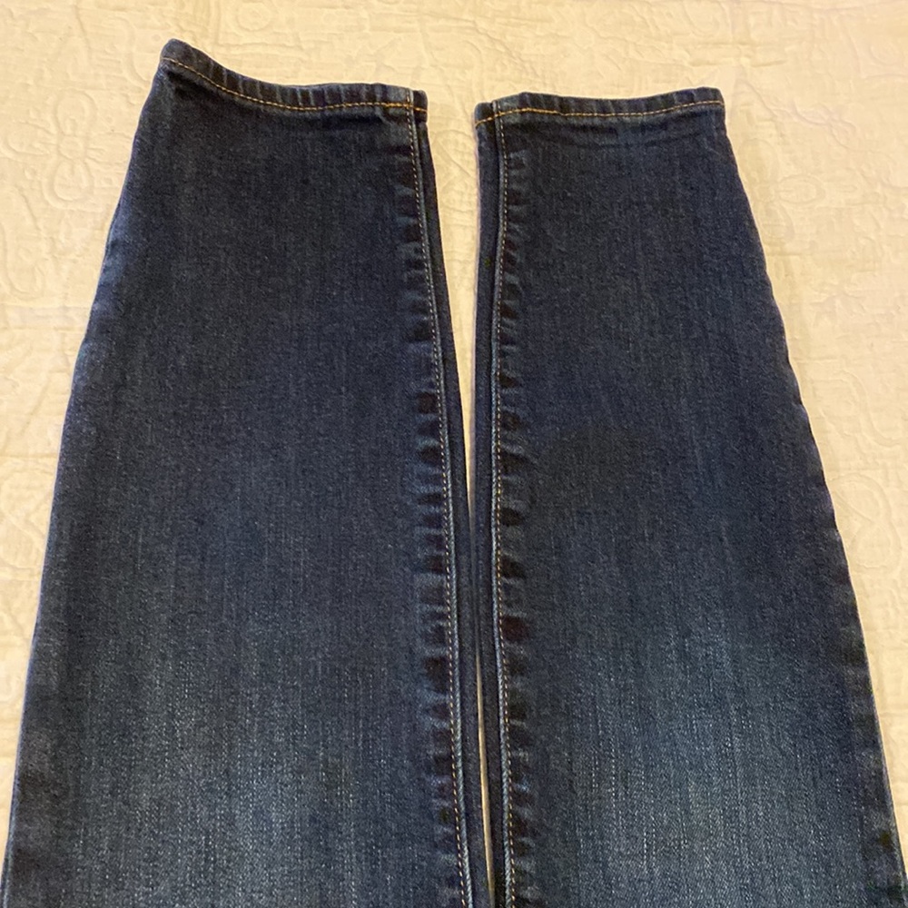 Gap - Picture 3 of 5